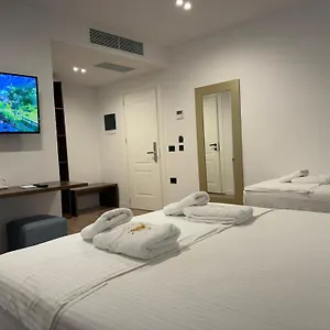 The Queen's Lion Premium Hotel